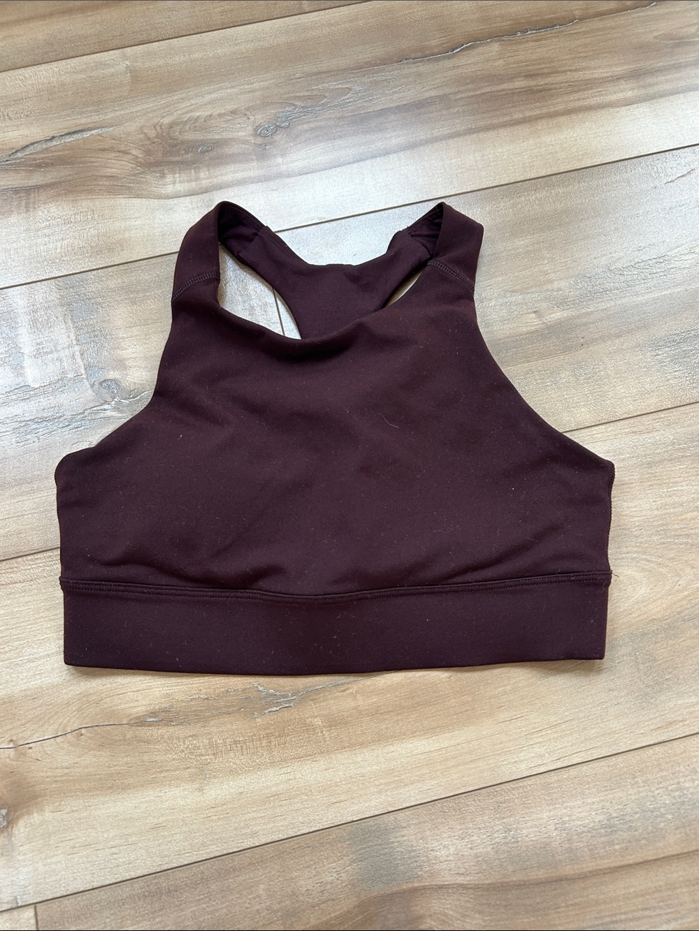 Old Navy High-Neck Sports Bra - Burgundy